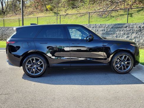 Used 2023 Land Rover Range Rover Sport SE image 11