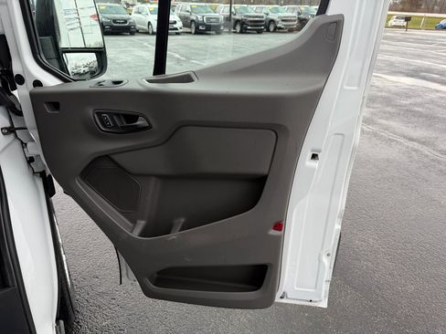 Used 2022 Ford Transit 350 XLT image 24