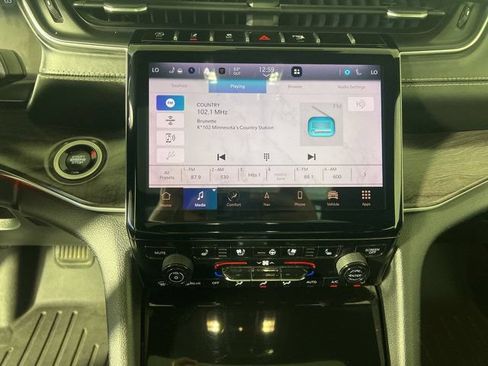 Used 2023 Jeep Grand Cherokee L Overland w/ Advanced Protech Group III AWD/4WD image 17