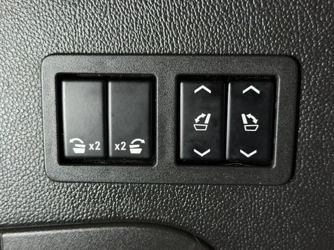 Used 2015 Chevrolet Tahoe LT RWD image 16