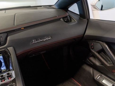 Used 2015 Lamborghini Aventador LP 700-4 image 9