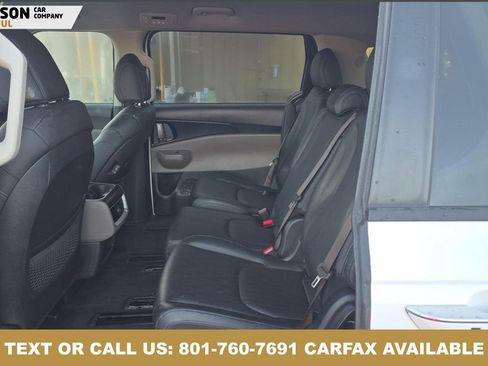 Used 2025 Kia Carnival FWD image 7