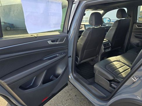 New 2026 Volkswagen Atlas Cross Sport SEL R-Line AWD/4WD image 32