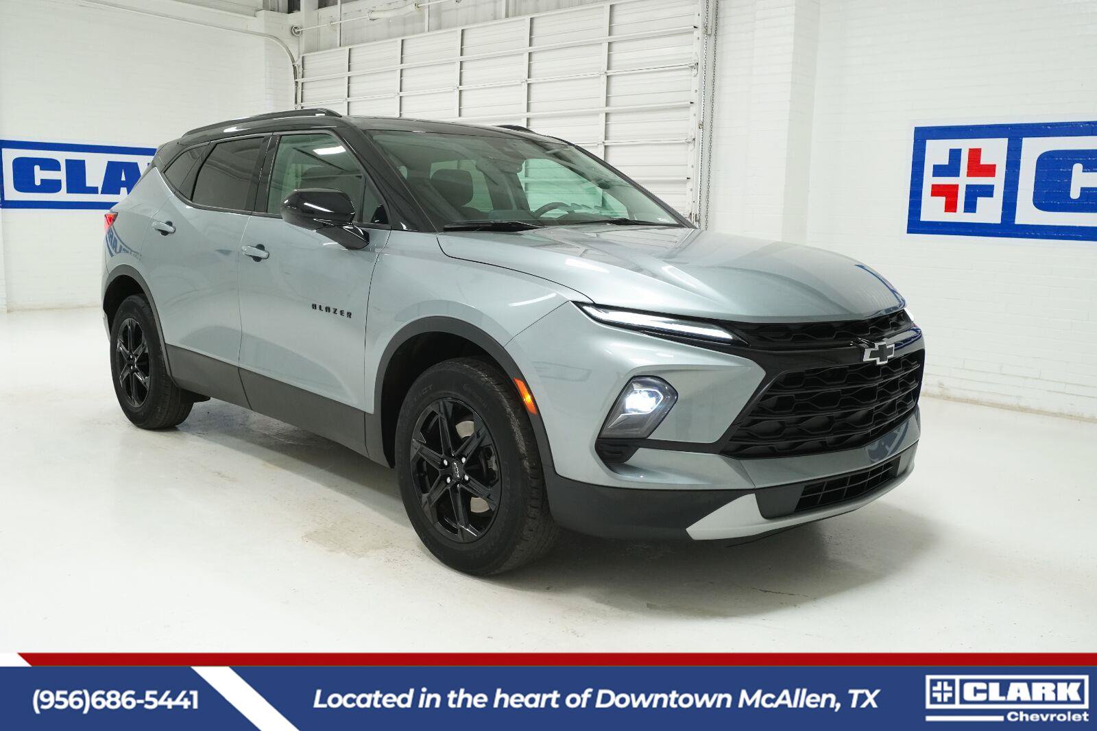 Used 2024 Chevrolet Blazer LT w/ Convenience Package FWD image 3