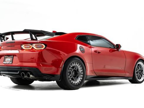 Used 2020 Chevrolet Camaro ZL1 RWD image 4