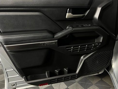 Used 2025 Toyota Tacoma TRD Off-Road image 24