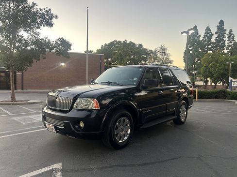 Used 2004 Lincoln Navigator Luxury image 19