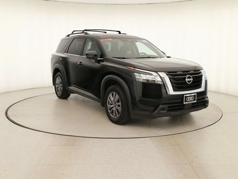 Used 2022 Nissan Pathfinder SV AWD/4WD image 10