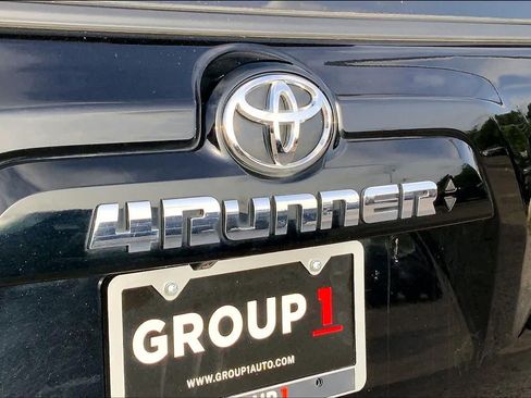 Used 2022 Toyota 4Runner SR5 AWD/4WD image 30