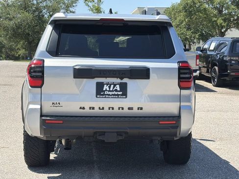 Used 2025 Toyota 4Runner SR5 RWD image 5