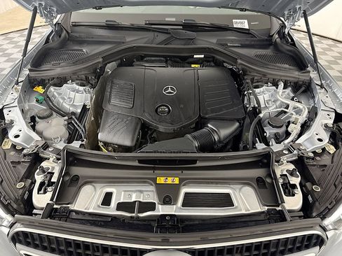 Used 2025 Mercedes-Benz GLC 350e 4MATIC image 29