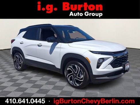 New 2026 Chevrolet TrailBlazer RS w/ Convenience Package AWD/4WD image 1