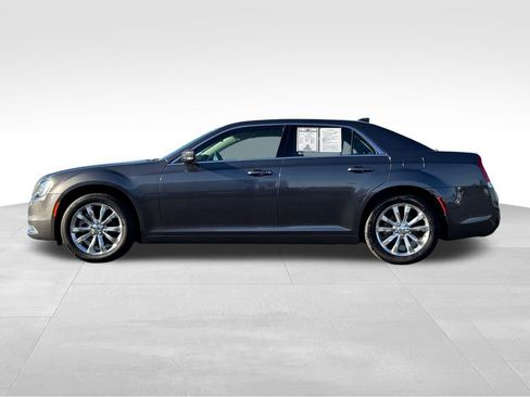 Used 2021 Chrysler 300 Touring L AWD/4WD image 4