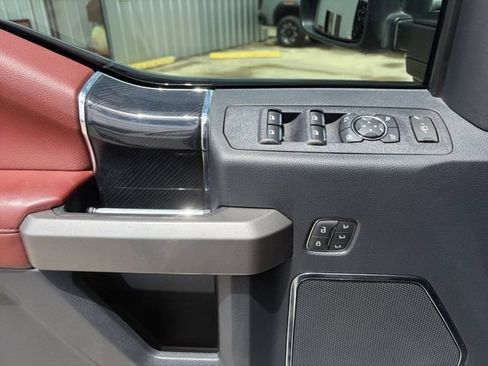 Used 2022 Ford F250 Platinum AWD/4WD image 4