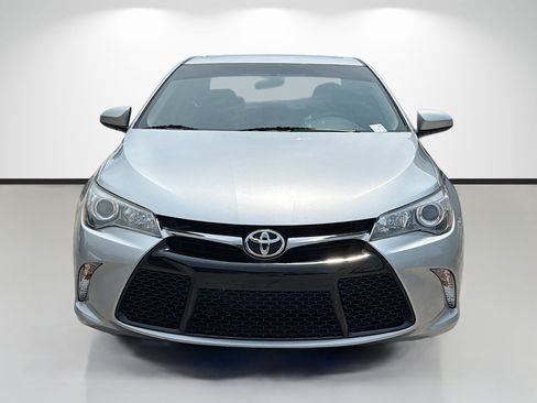 Used 2017 Toyota Camry SE FWD image 8