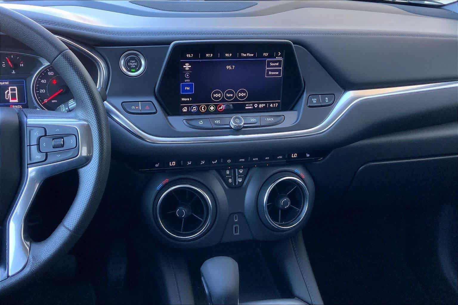 Used 2022 Chevrolet Blazer LT FWD image 6