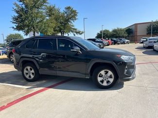 Used 2021 Toyota RAV4 XLE w/ Convenience Package FWD video 2