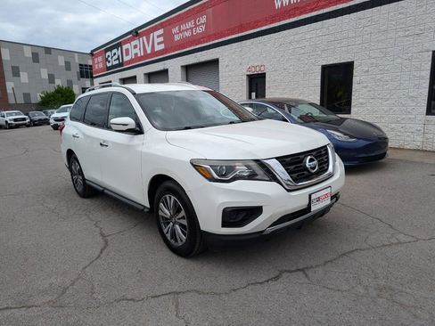 Used 2020 Nissan Pathfinder S FWD image 1