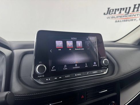 Used 2024 Nissan Rogue SV FWD image 19