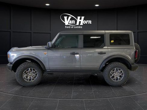 New 2025 Ford Bronco Badlands image 12