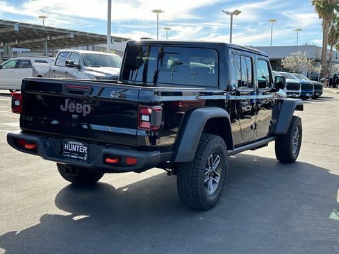 New 2026 Jeep Gladiator Mojave w/ Technology Group AWD/4WD image 8