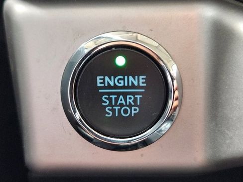 Used 2022 Ford Expedition XLT image 19