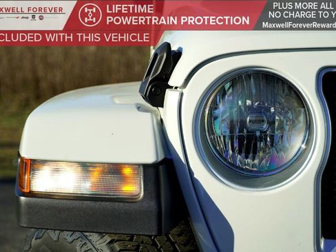 Used 2021 Jeep Wrangler Unlimited Sahara w/ Safety Group image 3