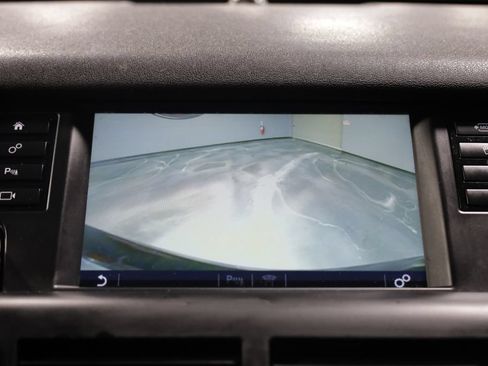Used 2017 Land Rover Discovery Sport SE AWD/4WD image 44