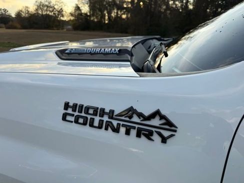 Used 2024 Chevrolet Silverado 3500 High Country image 14