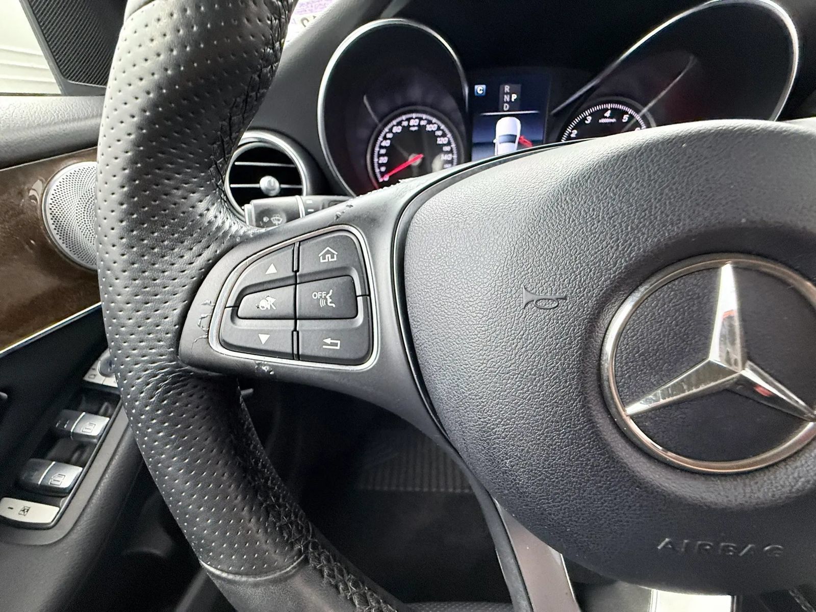 Used 2018 Mercedes-Benz GLC 300 4MATIC image 19