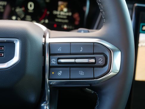 Certified 2025 GMC Terrain Elevation w/ Elevation Premium Package image 29