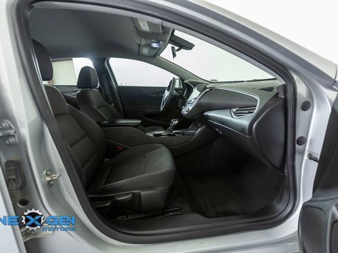 Used 2021 Chevrolet Malibu LT FWD image 39