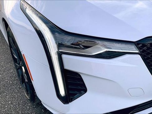 Used 2025 Cadillac CT4 Luxury image 29