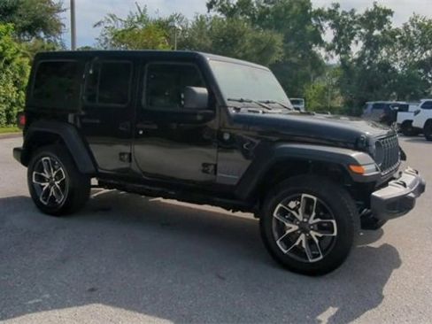Used 2025 Jeep Wrangler Sport S w/ Convenience Group image 34