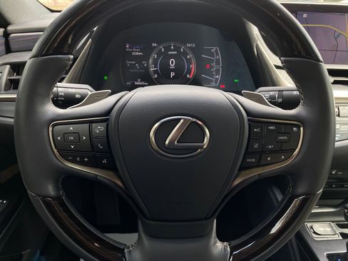 Used 2020 Lexus ES 350 w/ Premium Package image 21
