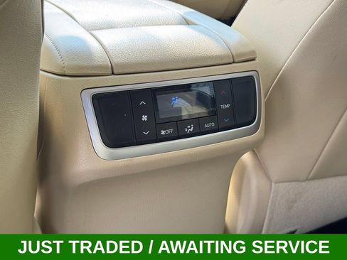 Used 2017 Toyota Highlander XLE w/ Carpet Mat Package AWD/4WD image 23