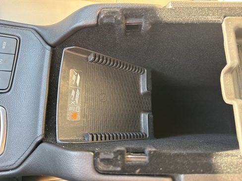 Used 2019 Cadillac XT4 Sport image 28