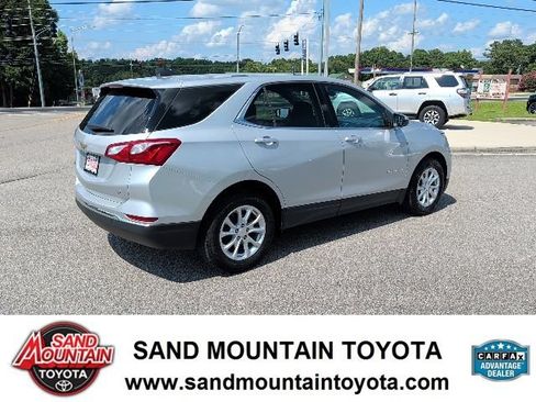 Used 2019 Chevrolet Equinox LT FWD image 3