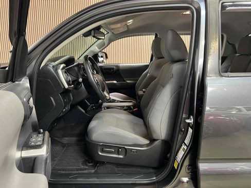 Used 2023 Toyota Tacoma SR5 RWD image 4