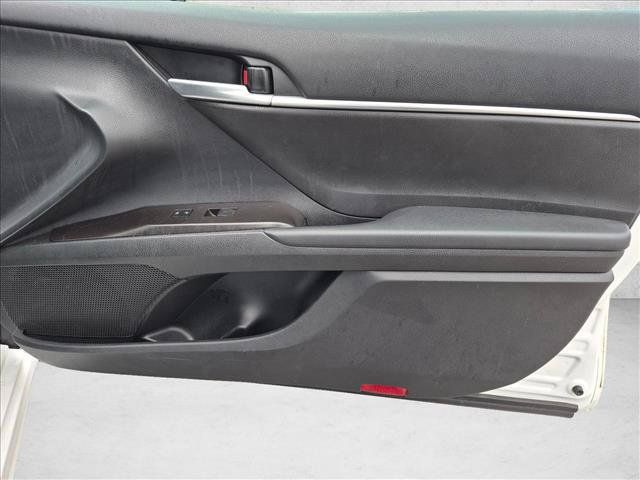 Used 2018 Toyota Camry LE FWD image 29