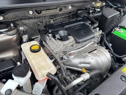 Used 2013 Toyota RAV4 XLE image 11