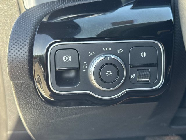 Used 2025 Mercedes-Benz CLA 250 4MATIC image 19