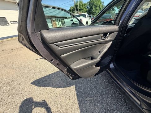 Used 2022 Honda Accord LX image 43