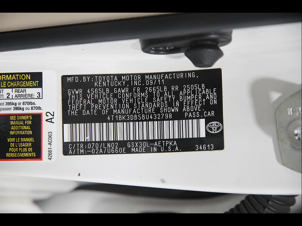 Used 2011 Toyota Avalon Limited FWD image 23