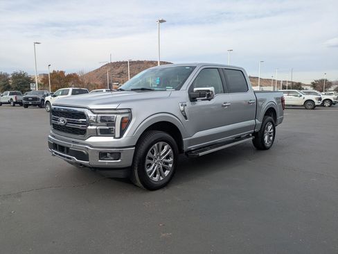 Used 2025 Ford F150 Lariat w/ Equipment Group 501A Mid image 8
