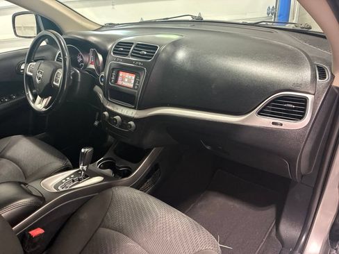 Used 2019 Dodge Journey SE w/ Connectivity Group FWD image 27