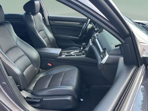 Used 2018 Honda Accord Sport image 14