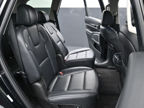 Used 2025 Kia Telluride S FWD image 26