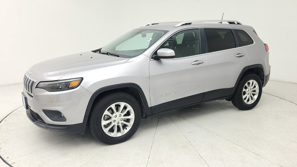 Used 2019 Jeep Cherokee Latitude w/ Popular Appearance Group FWD image 3