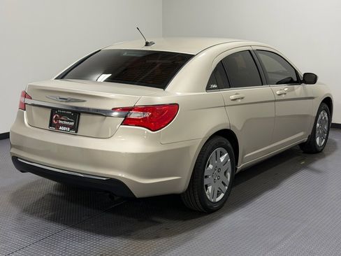 Used 2014 Chrysler 200 LX image 5